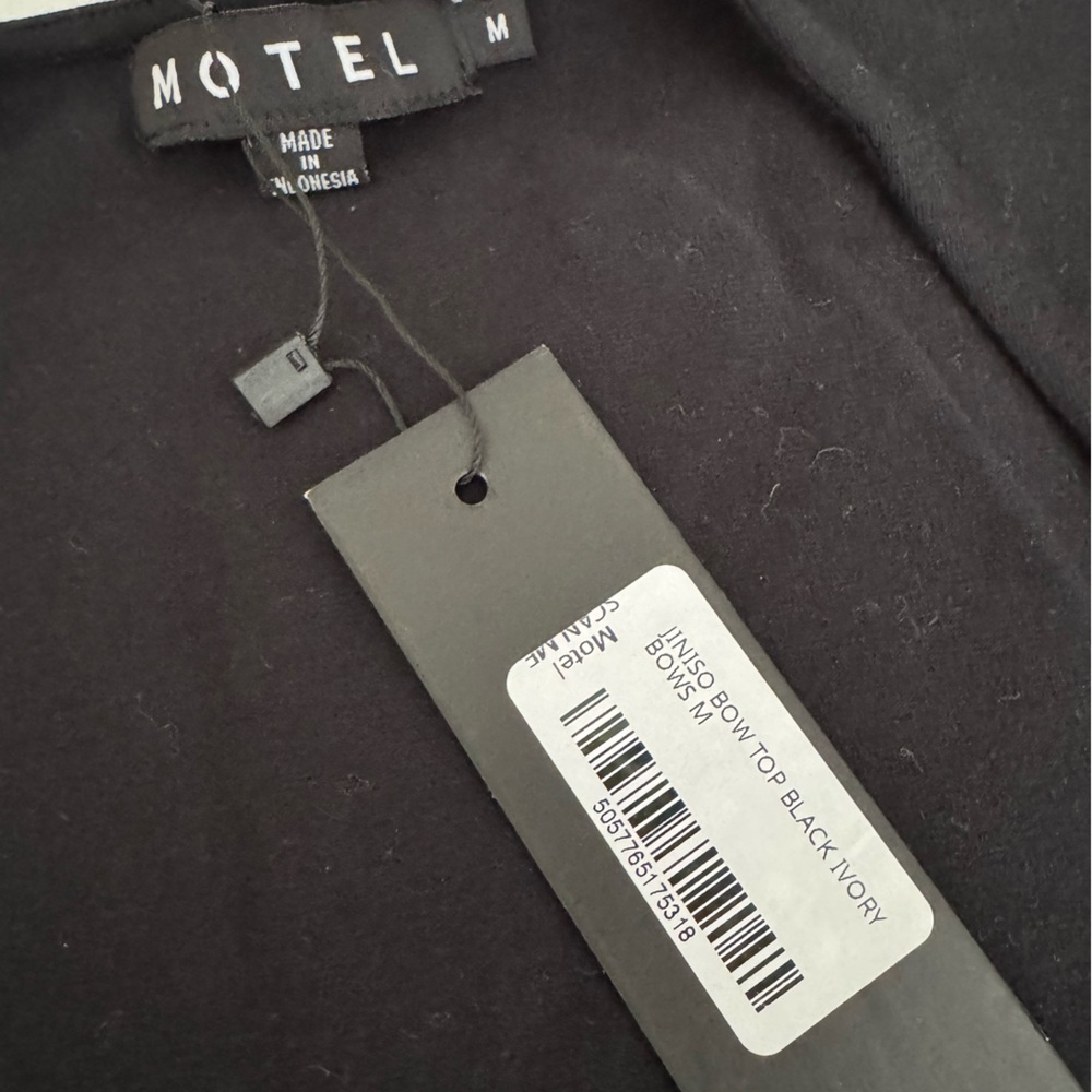 NWT Motel Rocks Bow Tank - Picture 2 of 2
